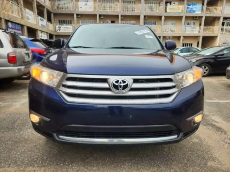 Toyota Highlander   - 2013