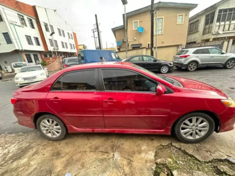 TOYOTA Corolla - 2009