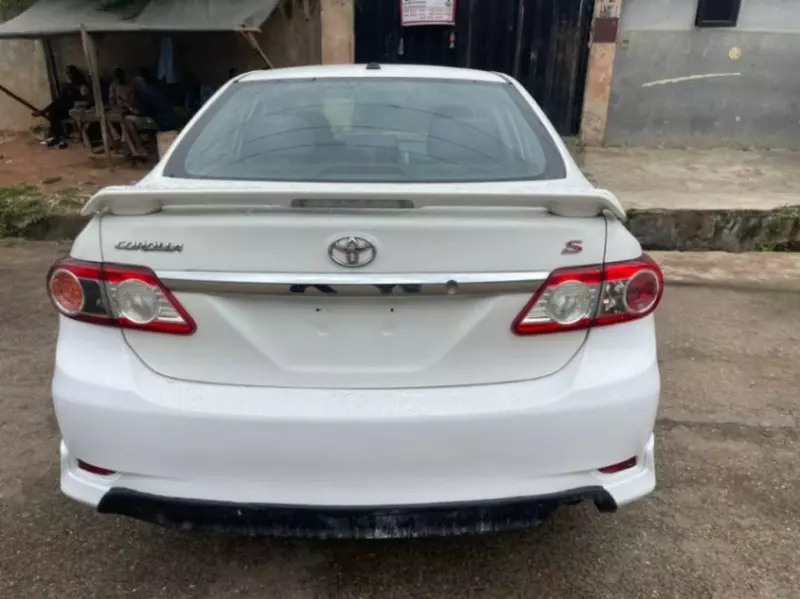 Toyota Corolla   - 2011