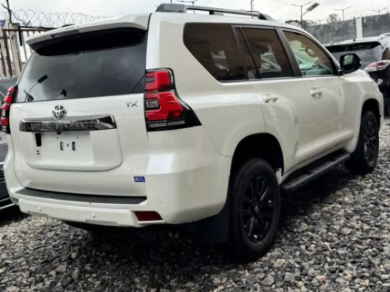 Toyota Landcruiser Prado   - 2022