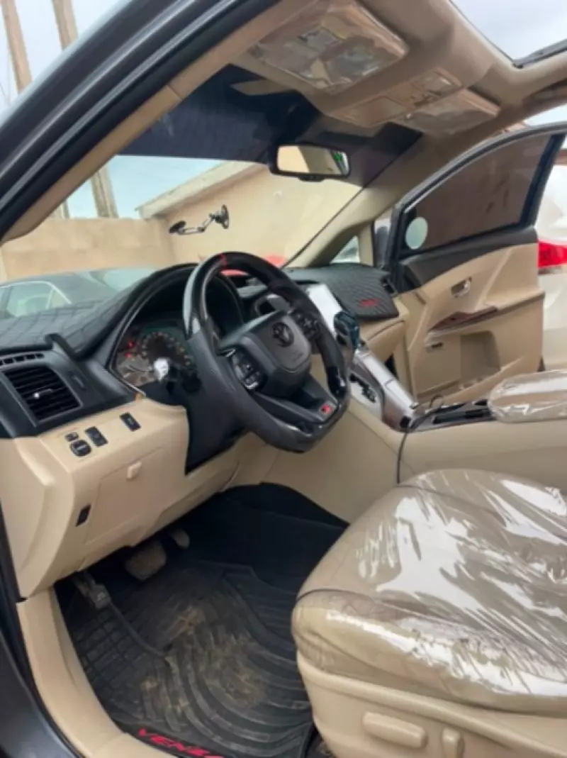TOYOTA Venza   - 2010