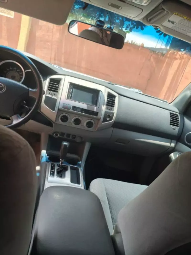 TOYOTA Tacoma   - 2011