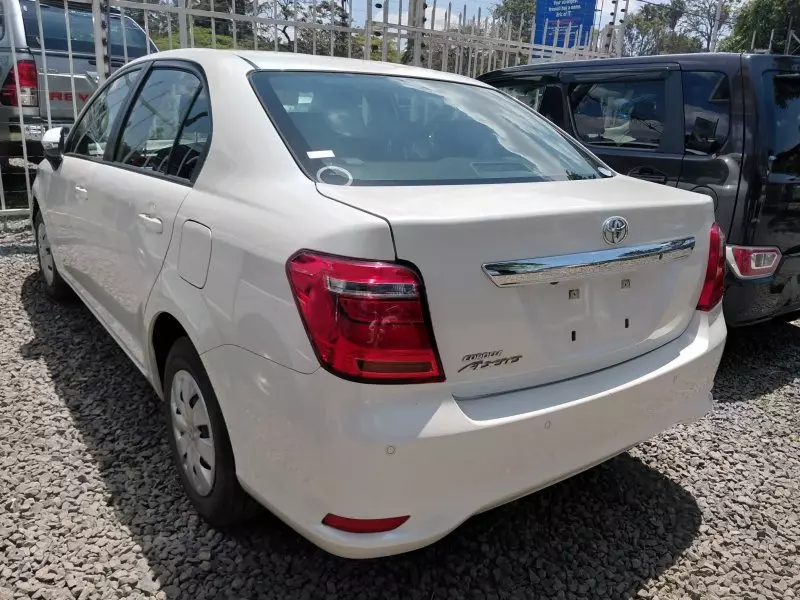 TOYOTA Axio - 2018
