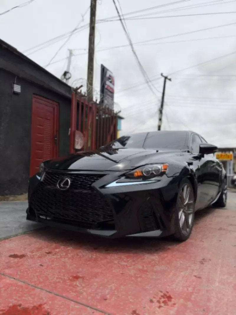 Lexus IS   - 2014