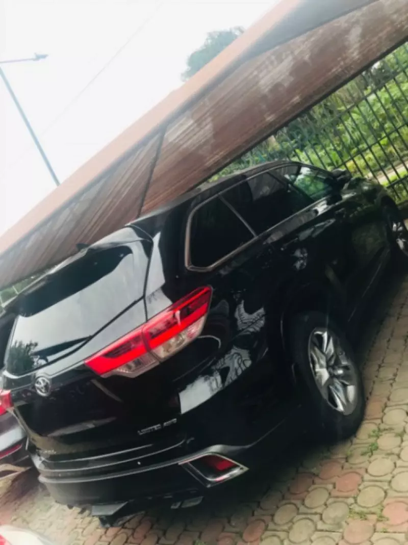 TOYOTA Highlander   - 2017