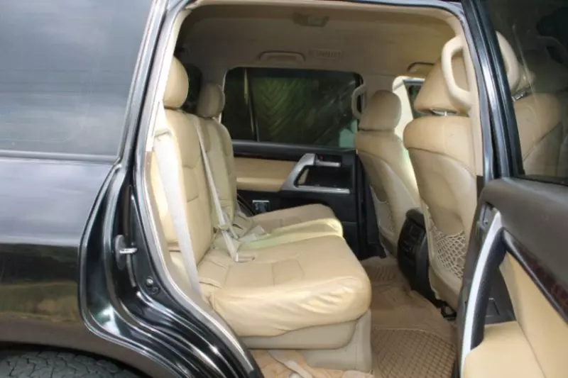 Lexus LX   - 2011