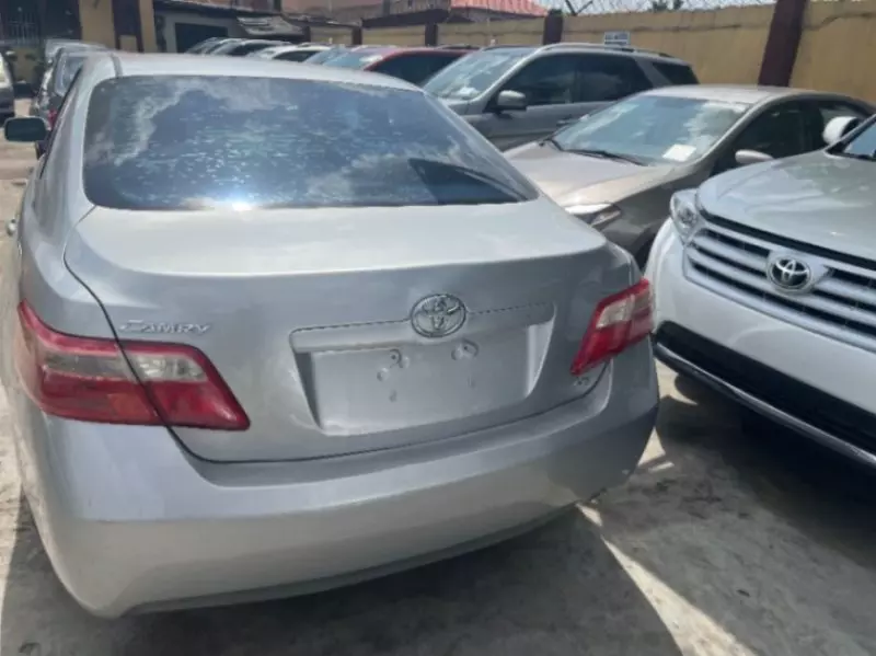 Toyota Camry   - 2008