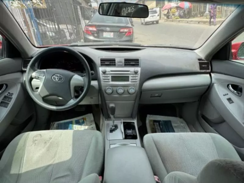 Toyota Camry - 2010