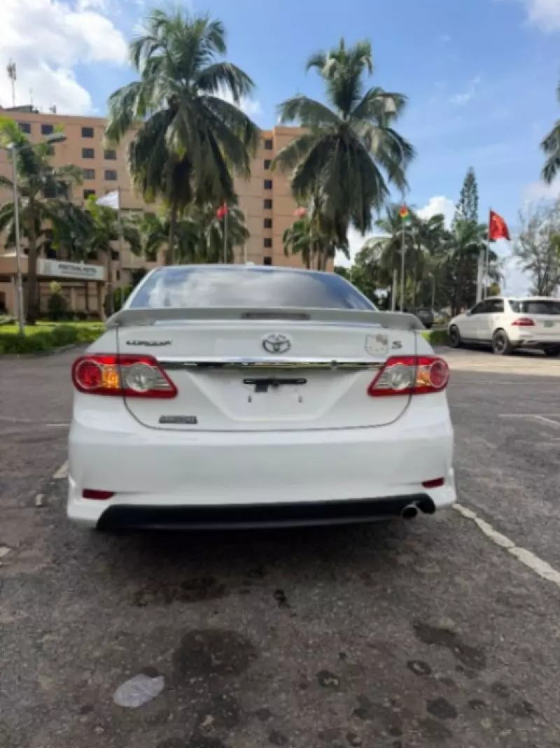 TOYOTA Corolla - 2012
