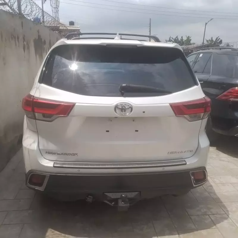 Toyota Highlander   - 2018