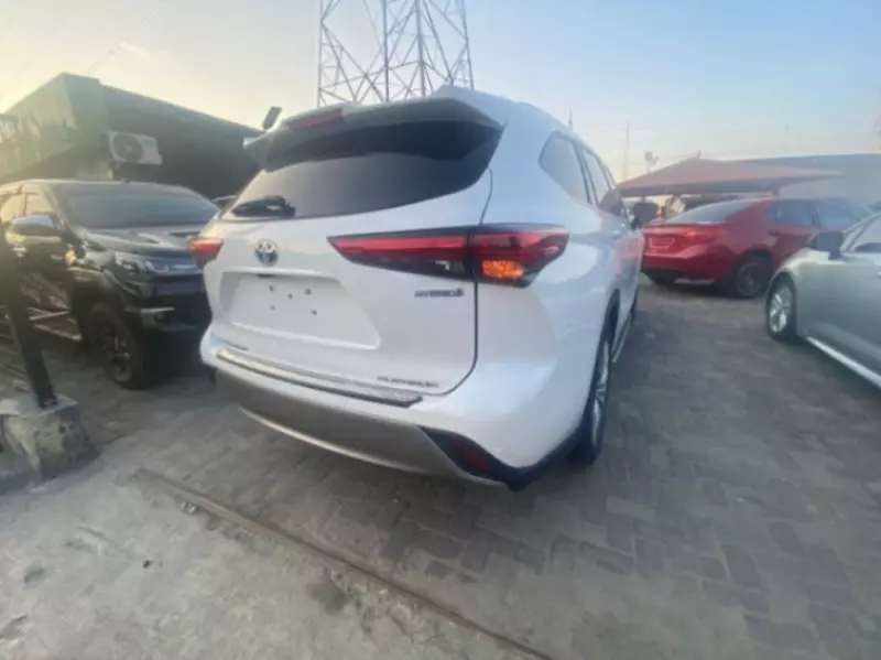 Toyota Highlander   - 2023