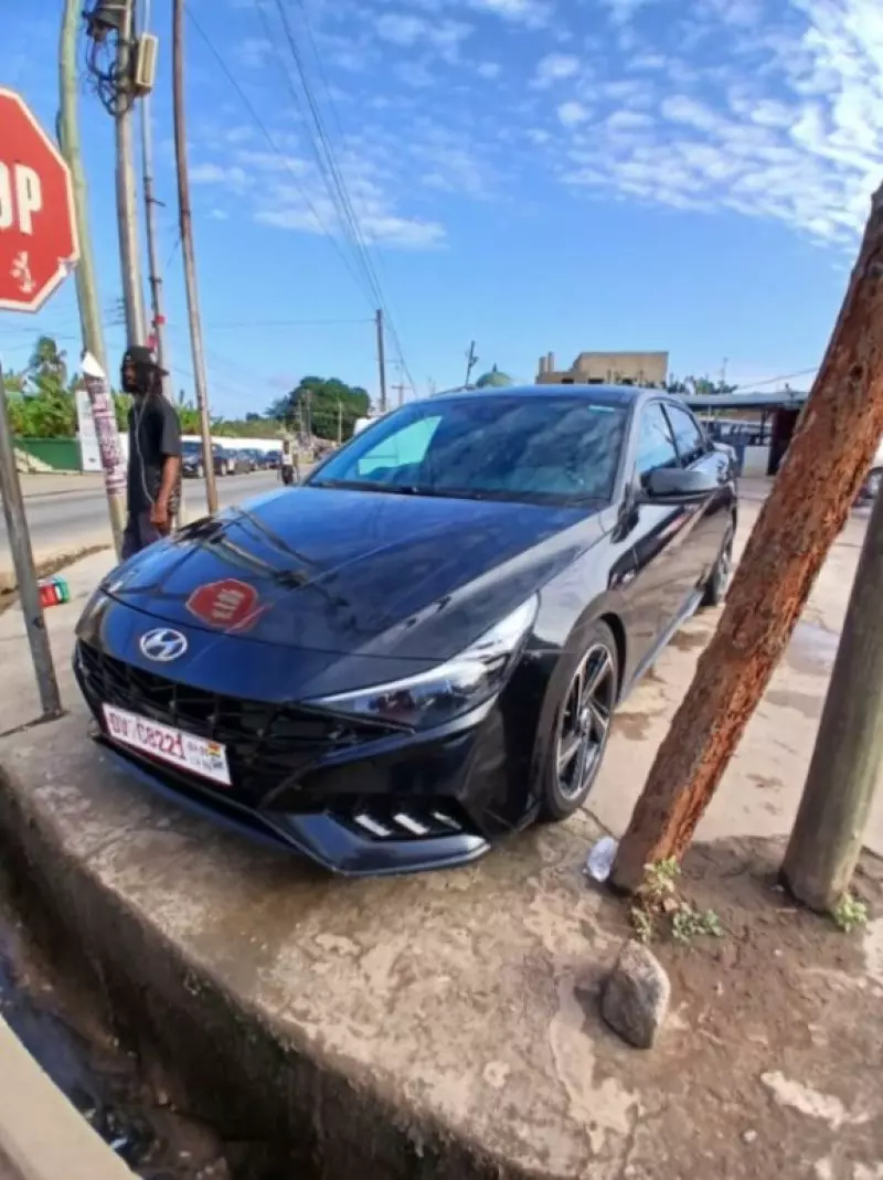 Hyundai Elantra   - 2023