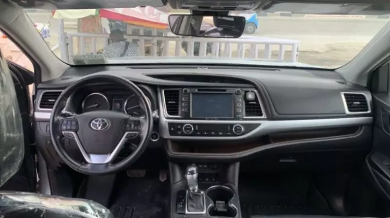 Toyota Highlander   - 2019
