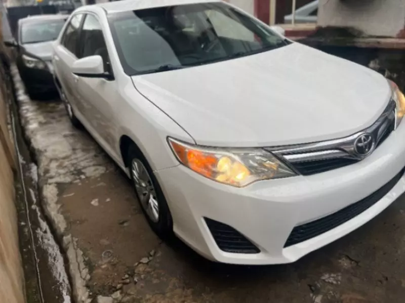 Toyota Camry - 2012
