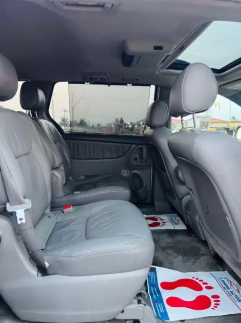 Toyota Sienna   - 2008