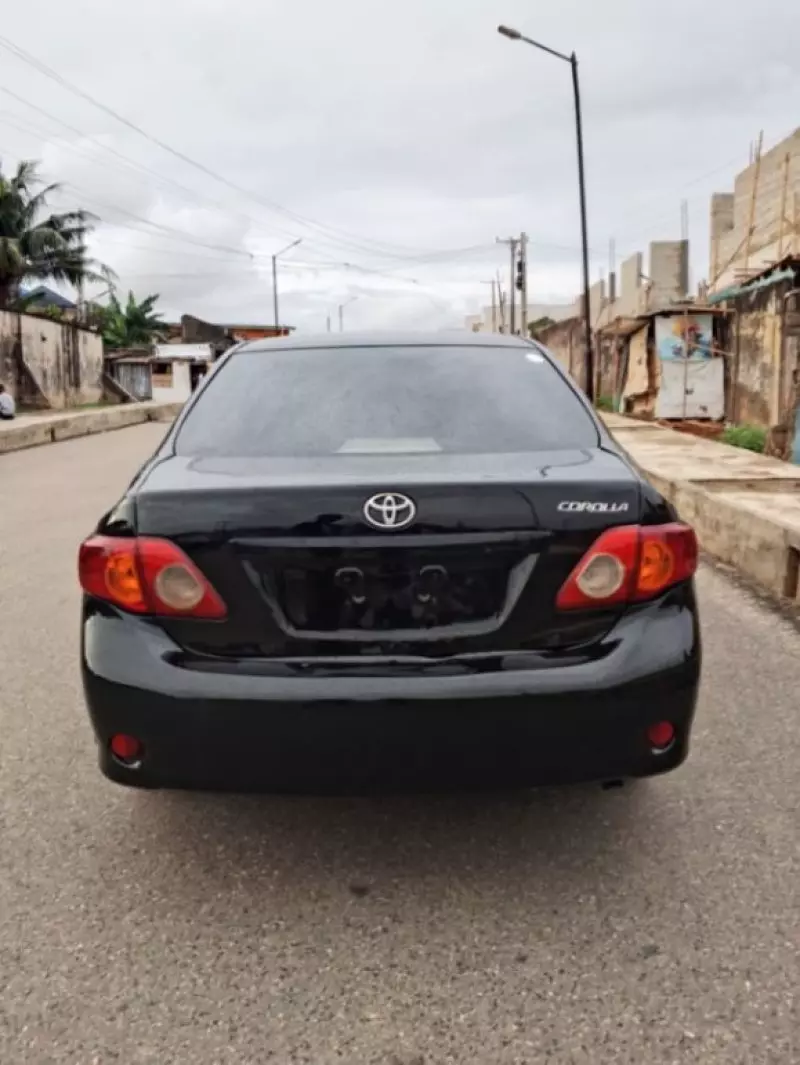 Toyota Corolla   - 2012