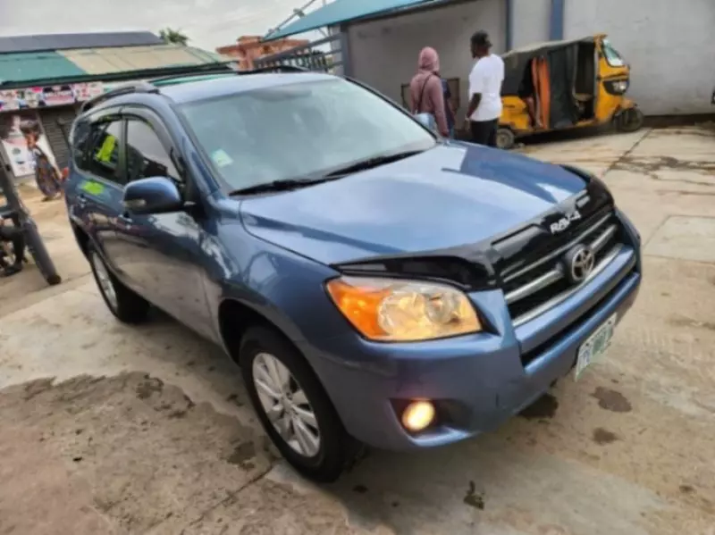 TOYOTA RAV 4 - 2011