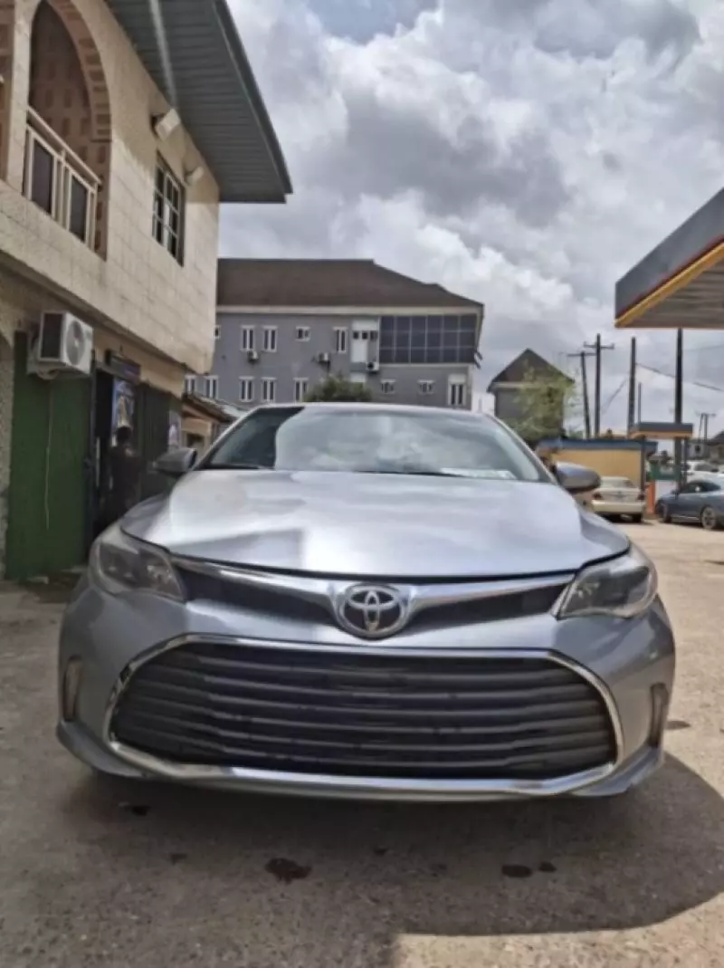 TOYOTA Avalon - 2015