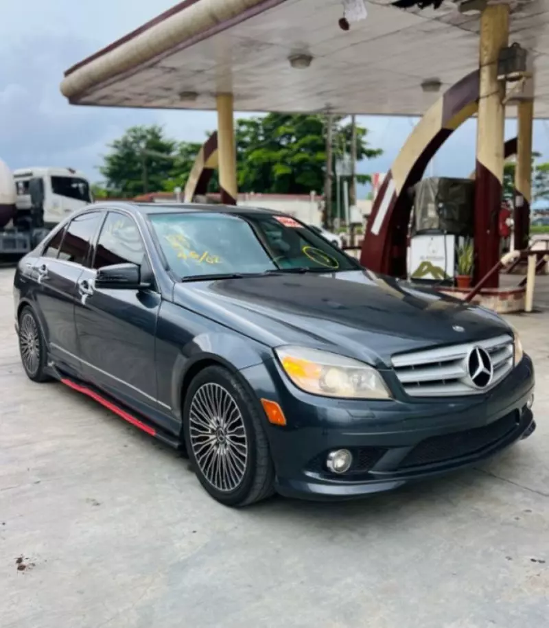 Mercedes-Benz C-Class - 2009