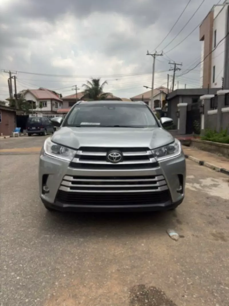 Toyota Highlander   - 2019
