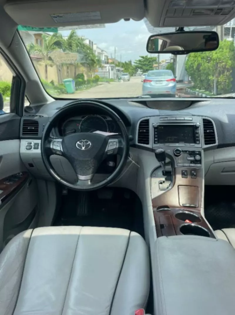 Toyota Venza   - 2013