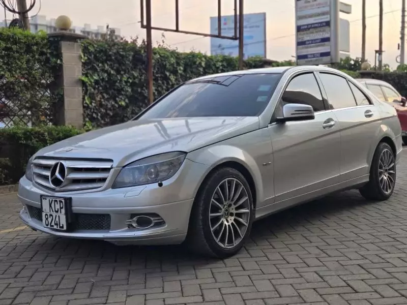 Mercedes-Benz C200   - 2010