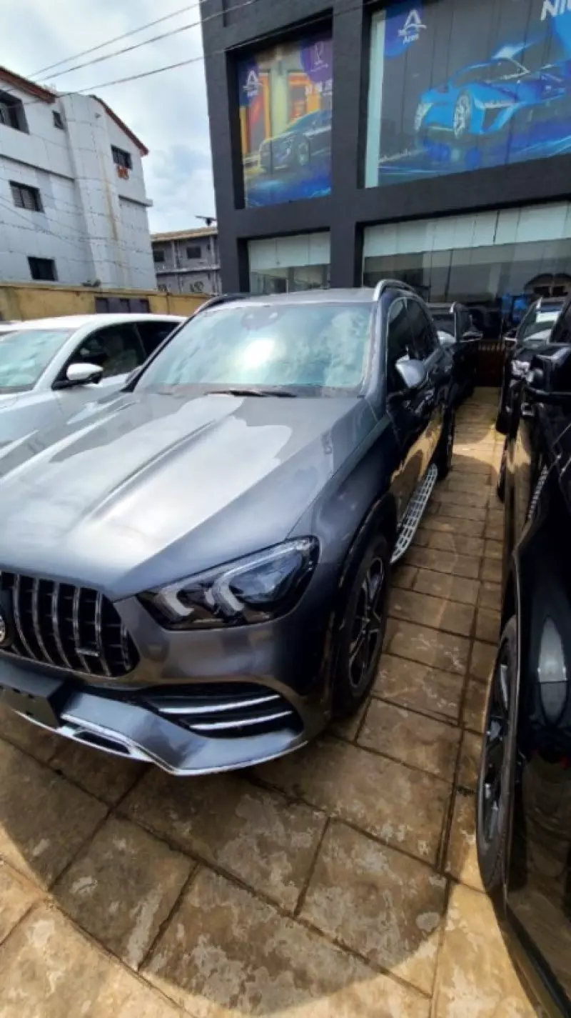 Mercedes-Benz GLE 450 - 2025
