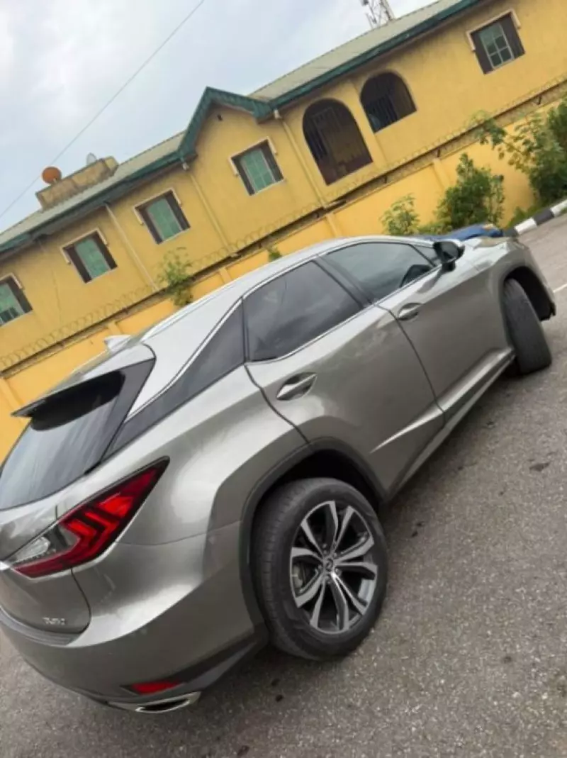 Lexus RX   - 2021