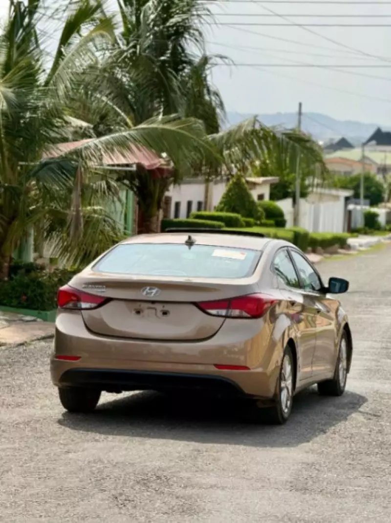 Hyundai Elantra   - 2015
