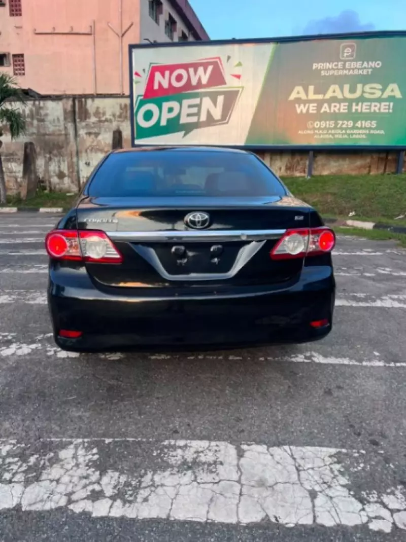 TOYOTA Corolla - 2011