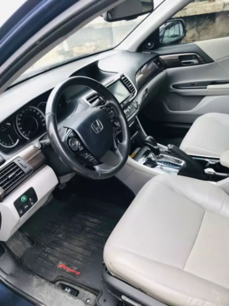 Honda Accord   - 2016