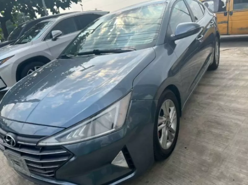 Hyundai Elantra   - 2018