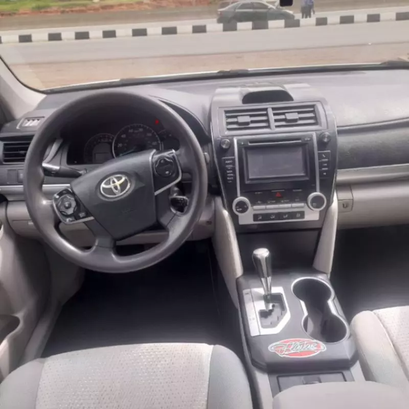 Toyota camry   - 2012