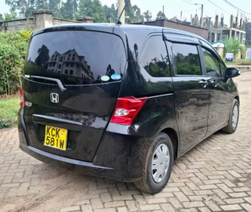Honda Freed   - 2010