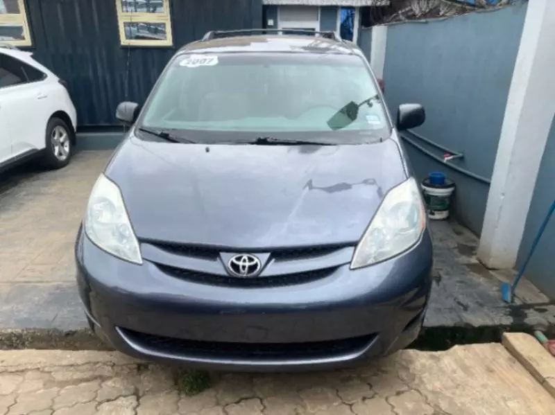 TOYOTA Sienna - 2007