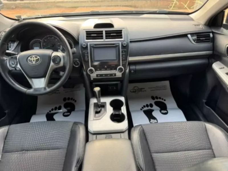 Toyota Camry   - 2012
