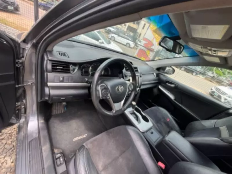 TOYOTA Camry   - 2012