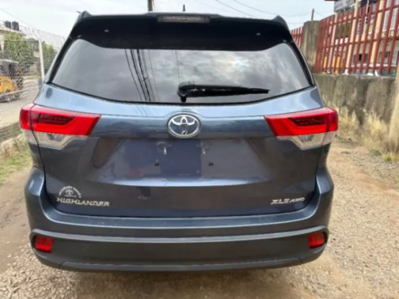 TOYOTA Highlander   - 2015