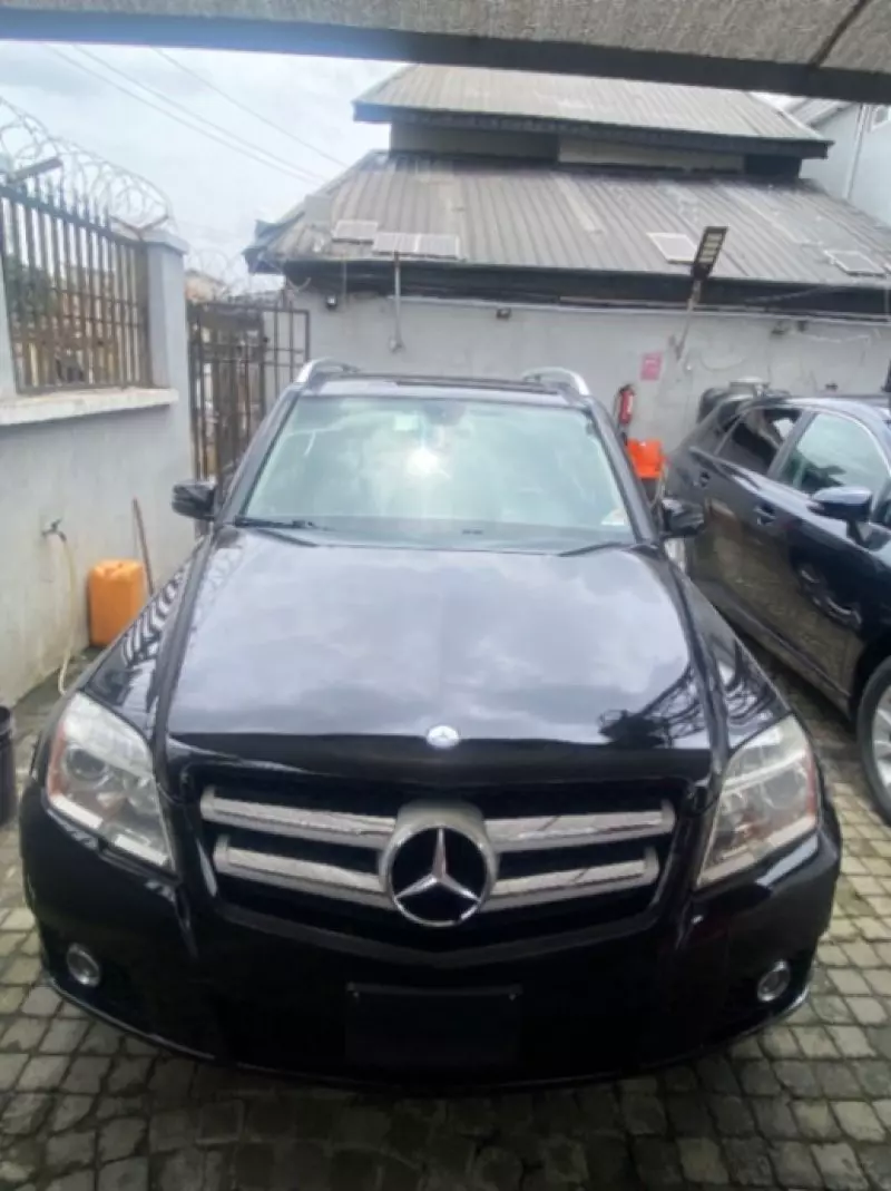 Mercedes-Benz GLK 350   - 2010