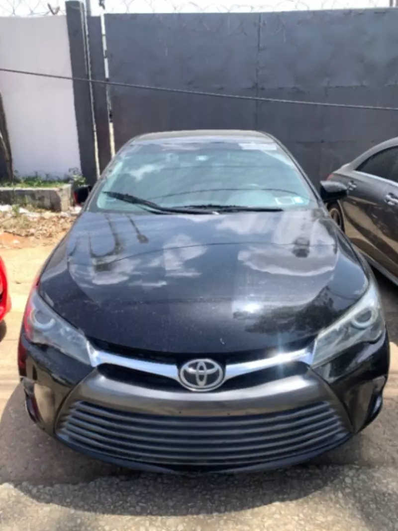 Toyota Camry   - 2016