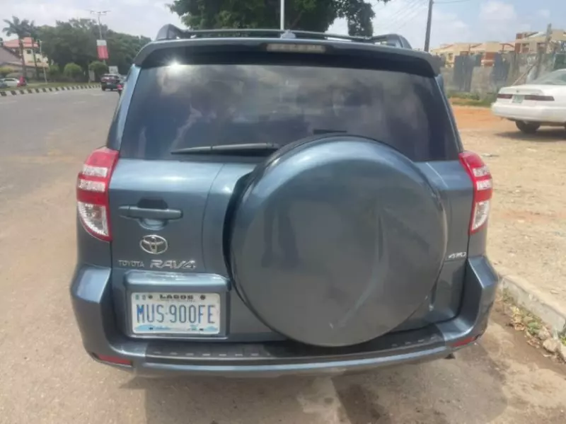 TOYOTA RAV 4   - 2010