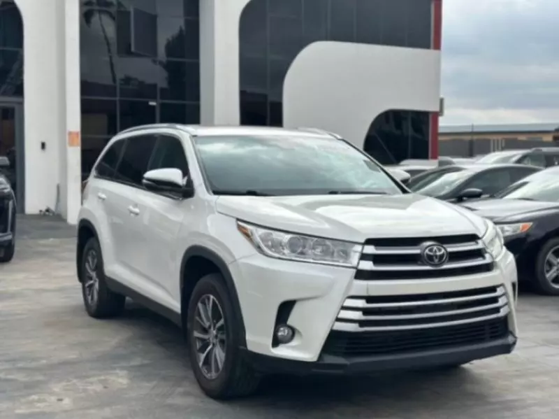 TOYOTA Highlander   - 2019