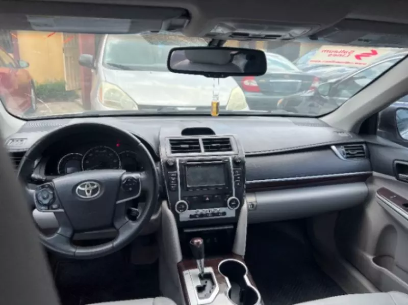 Toyota Camry   - 2012