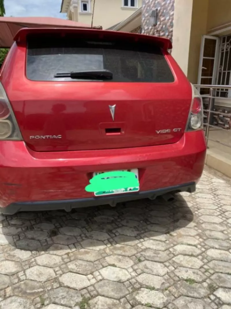Pontiac Vibe   - 2009