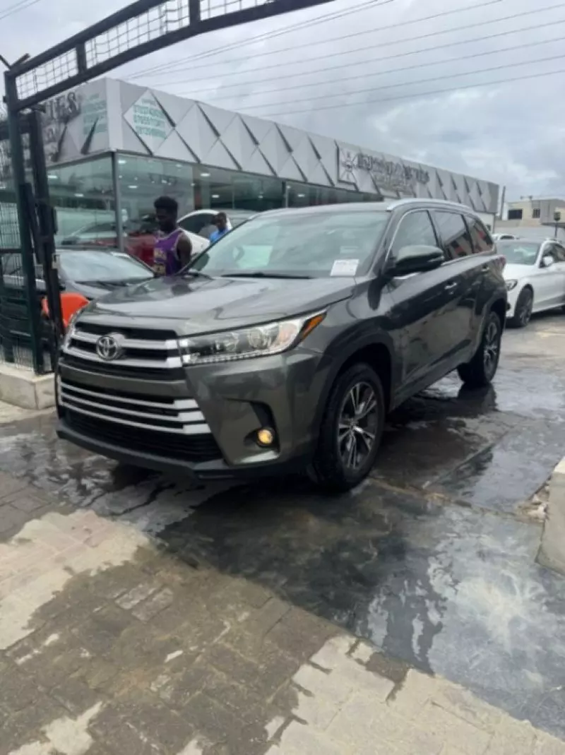 TOYOTA Highlander   - 2017