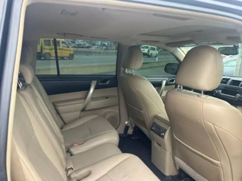 TOYOTA Highlander   - 2012