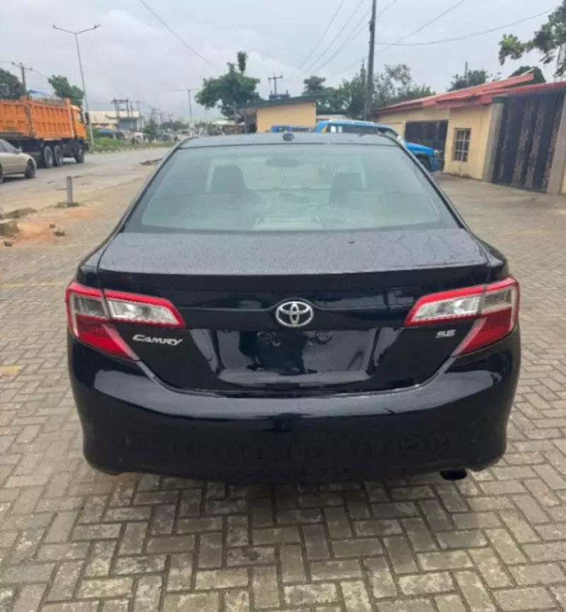 TOYOTA Camry   - 2012