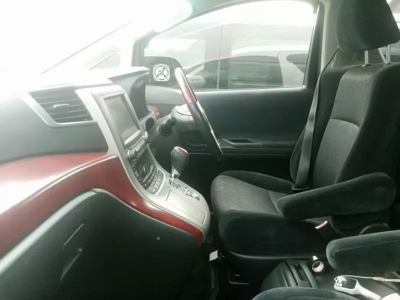 Toyota Alphard   - 2011