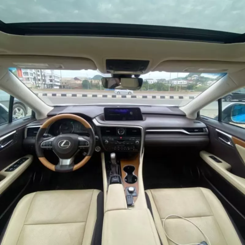 Lexus RX   - 2019