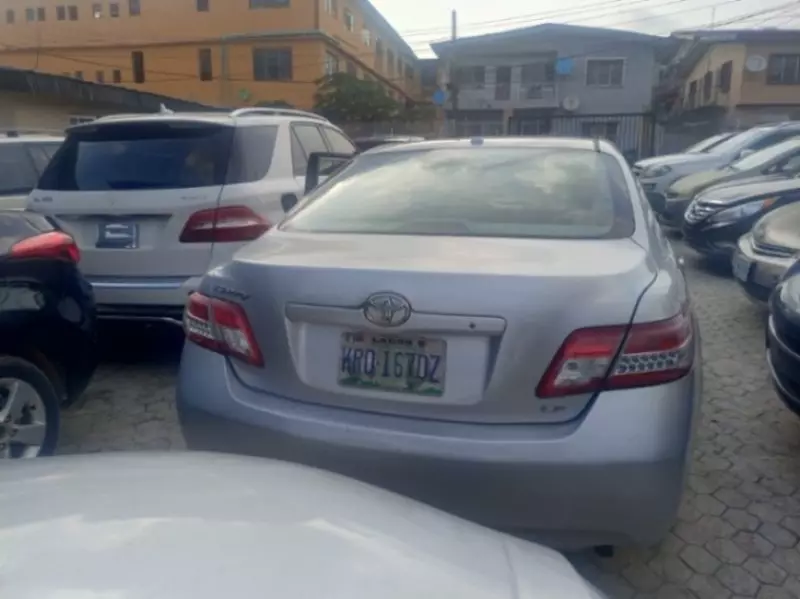 Toyota Camry   - 2011